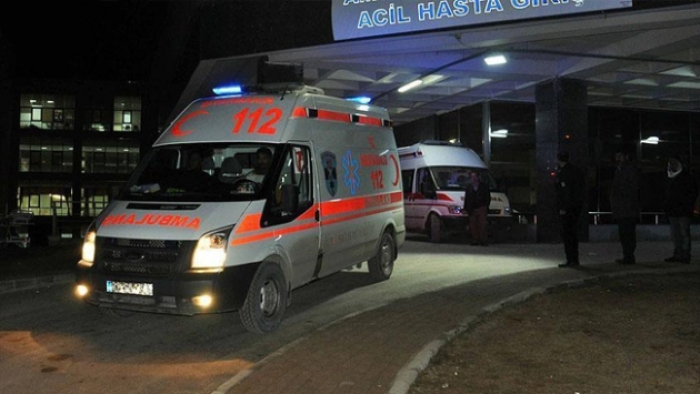 Van'da askeri araç devrildi: 13 yaralı