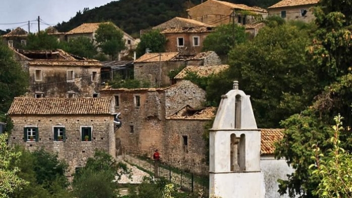 Korfu'nun Hayalet Köyü'nde Terk edilmiş Konaklar