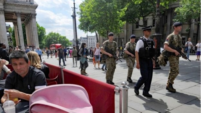 Manchester saldırısı: Polis bombacı arkasında 'ağ' avı