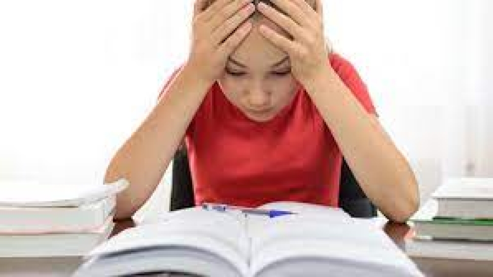 Sınav Dönemi Stresi - Çocuklarımıza Sınav Döneminde Nasıl Davranmalıyız?