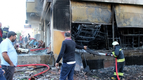 Mobilya imalathanesi çıkan yangında küle döndü