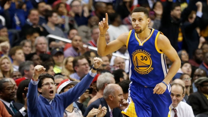 Stephen Curry yine sakatlandı