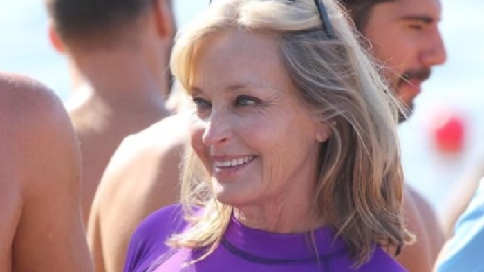 60 yaşındaki Bo Derek, Spetses Mini Maratonu'nda Limelight'ı Çalıyor (fotoğraf)