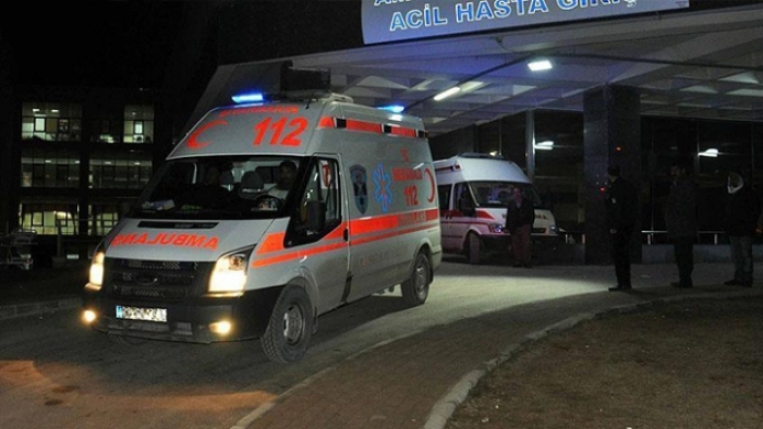 Van'da askeri araç devrildi: 13 yaralı