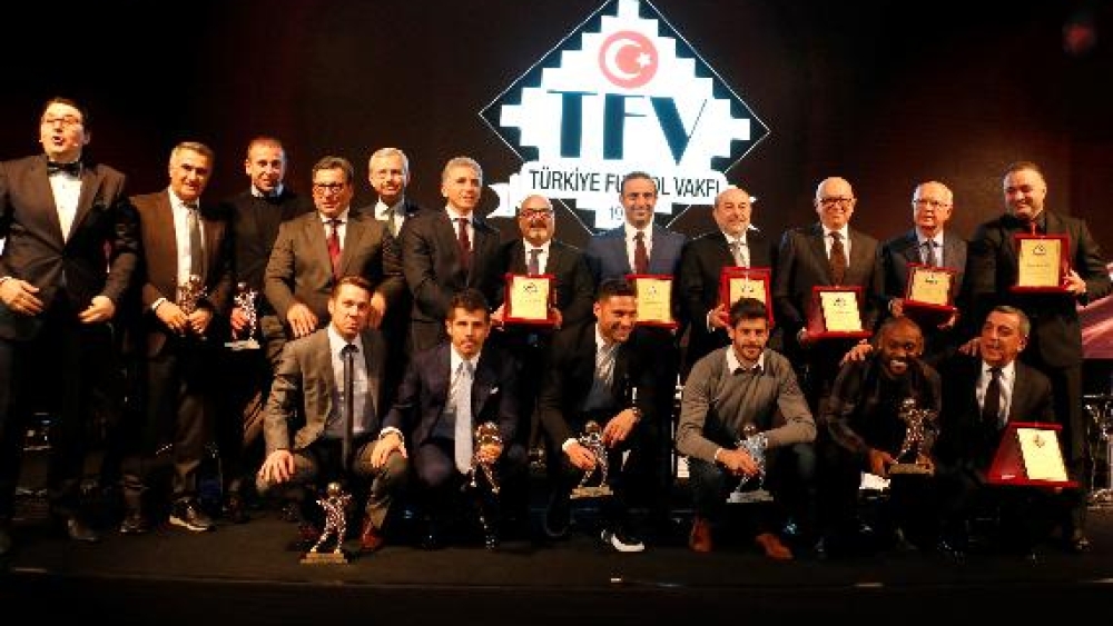 Ali Düşmez'e ödül