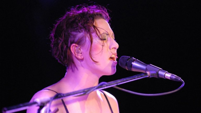 Amanda Palmer'ın Ezici Şarkıları ve Video Lesvos Mültecilerden İlham aldı