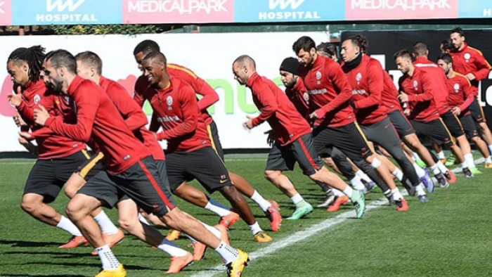 Galatasaray'da derbi mesaisi başladı