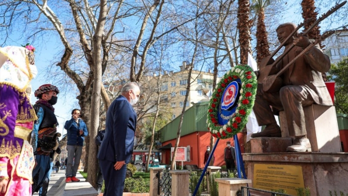 Denizli Büyükşehir, usta halk ozanı Özay Gönlüm'ü unutmadı