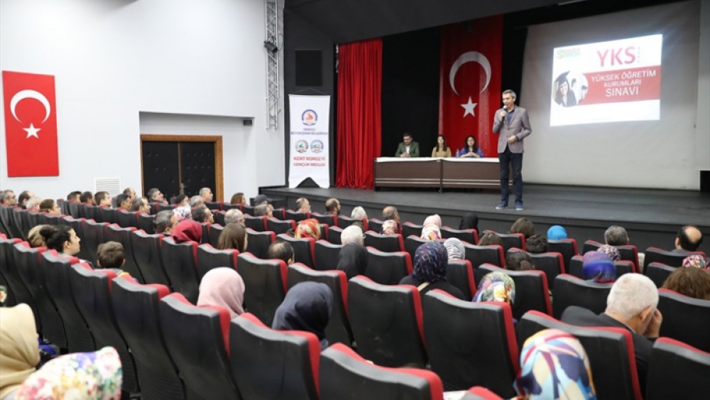 Denizli'de Eğitim için El Ele’den velilere seminer