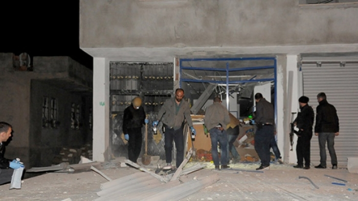 Batman'da markete bombalı saldırı