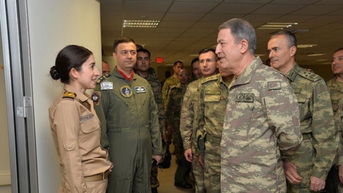 Orgeneral Akar birlikleri denetledi