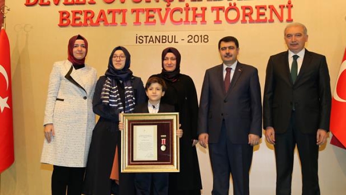 İSTANBUL’DAKİ ŞEHİT YAKINLARI VE GAZİLER ÖVÜNÇ MADALYASI İLE ONURLANDIRILDI